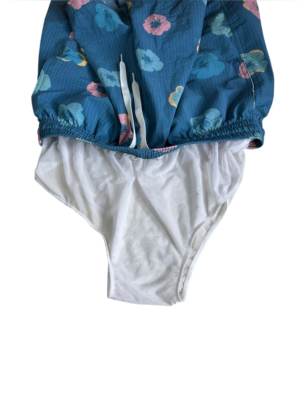 Chubbies Men’s Floral Swimsuit. Size Medium. - Picture 6 of 9